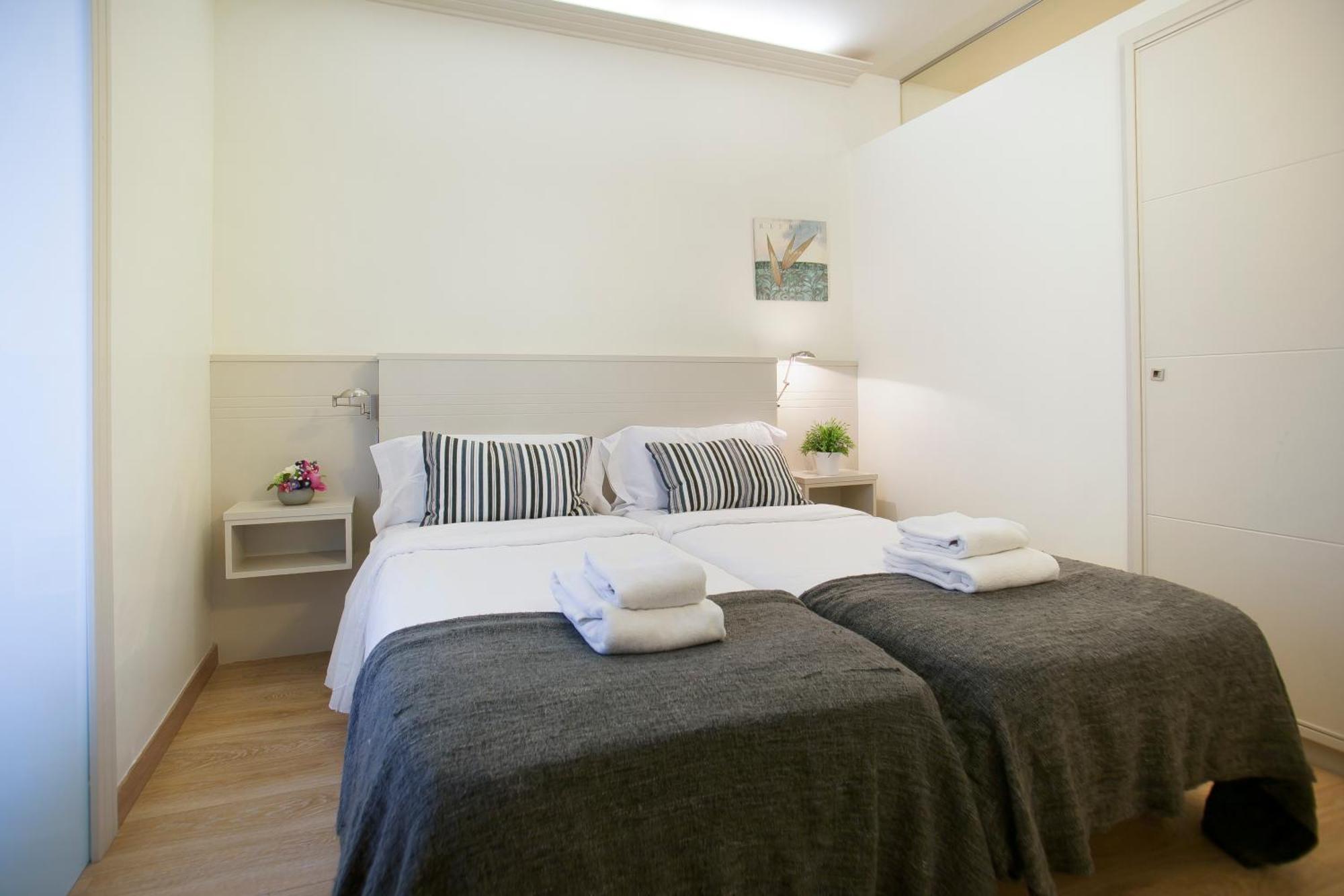 Tendency Apartments 7 Barcelona Exterior photo